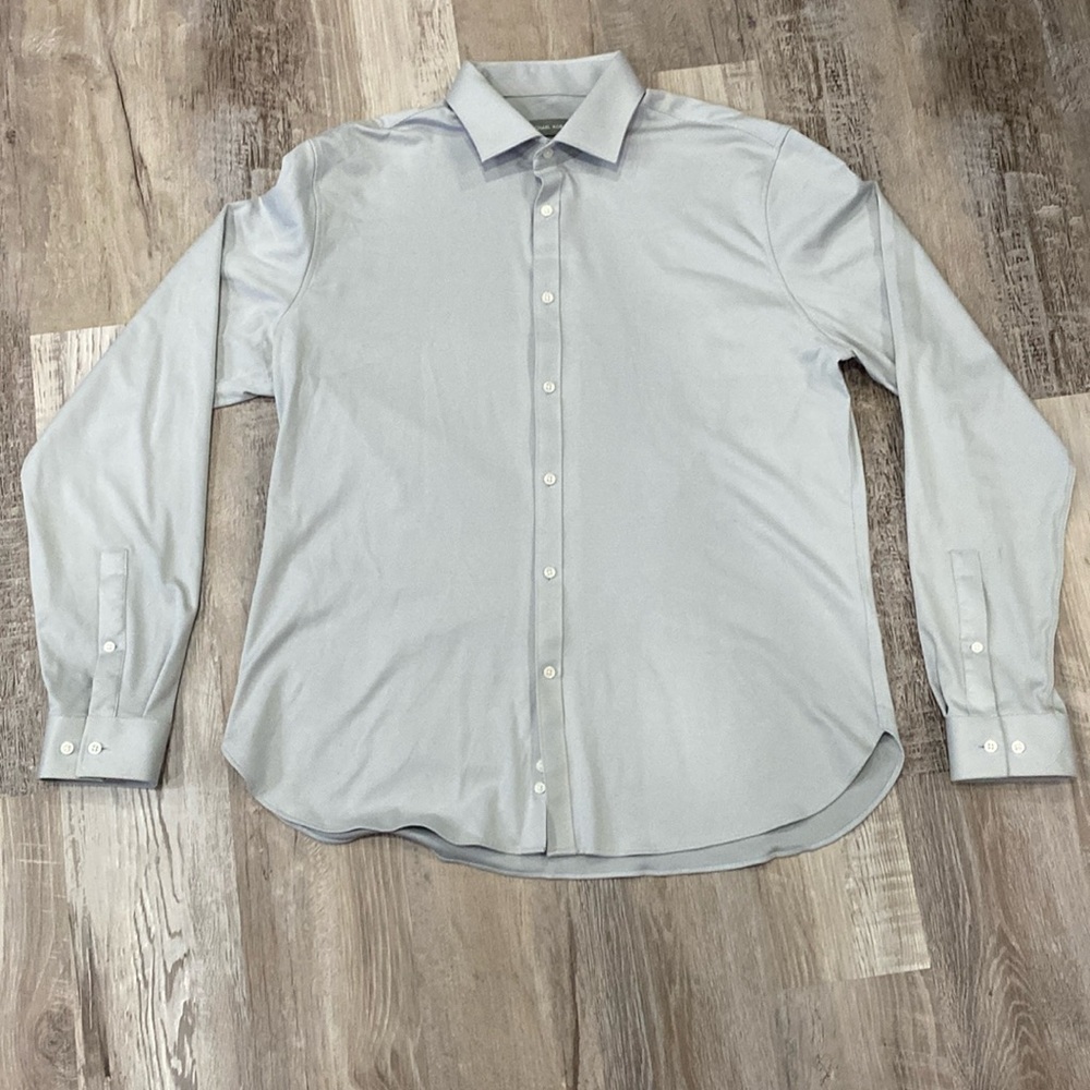 Michael Kors - Men’s Slim Fit - Fine Gauge Knit - Button Up - Size 17 36/35 (XL)